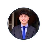 Etudiant en école de commerce internationale parcours 100% anglais
